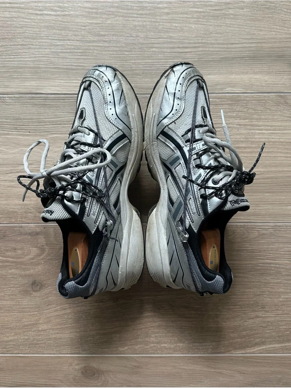 ASICS Men's Glacier Silver Gel 1090 Size 10.5